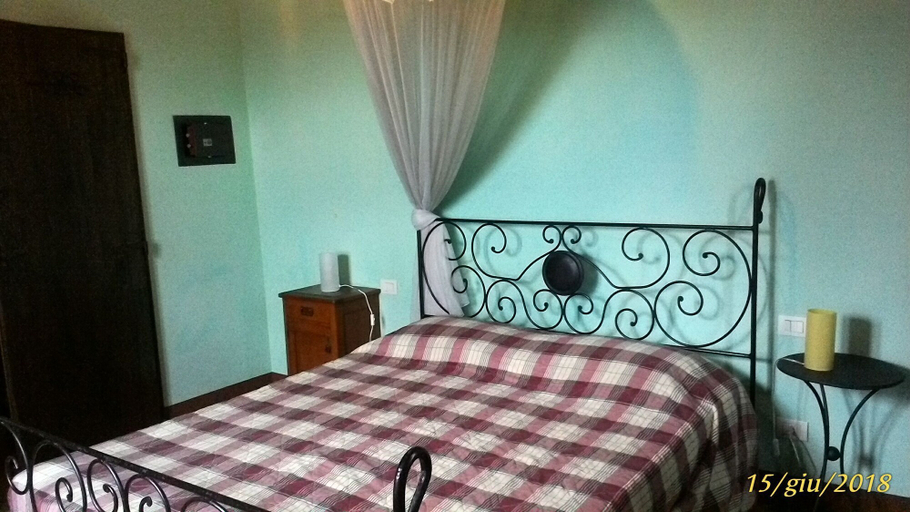 Bedroom 3, Agriturismo Casale Poggio Colpiccione, Perugia