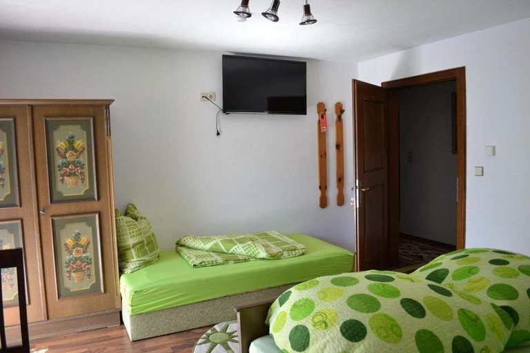 Bedroom 3, Pension Haus Rohrmoser, Hallein