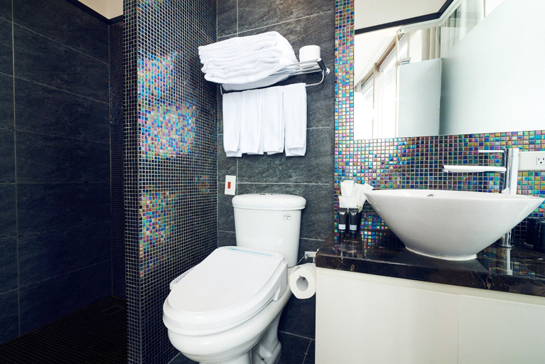 Bathroom 5, CHECKinn Express New Taipei Tamsui, New Taipei City