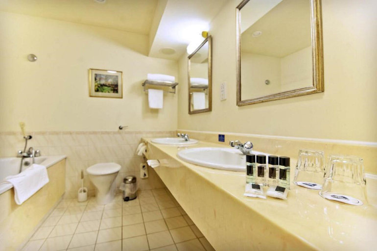 Bathroom 4, Penmere Manor Hotel, Cornwall