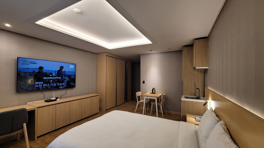 Bedroom 3, World Tourist Hotel, Pyeongtaek