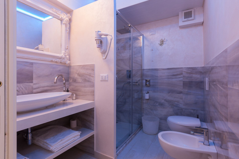 Bathroom 4, Suite Le Perle, Taranto