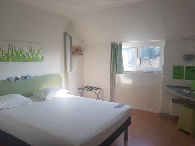 Bedroom 2, ibis Budget Lorient Hennebont, Morbihan