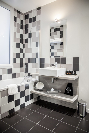 Bathroom 4, Hôtel de Tourny, Gironde