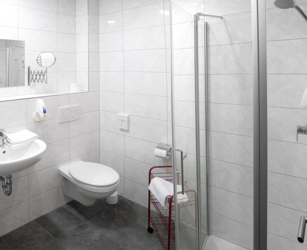 Bathroom 5, Hotel Hauer, Eifelkreis Bitburg-Prüm