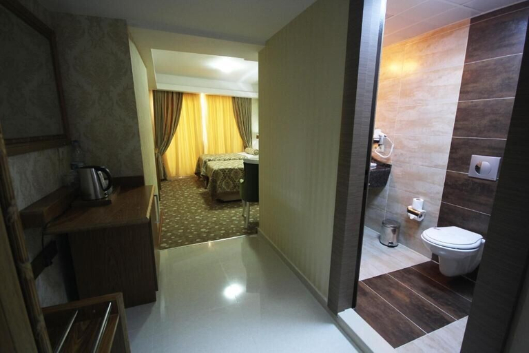 Bathroom 5, Grand Corner Hotel - Boutique Class, Konak