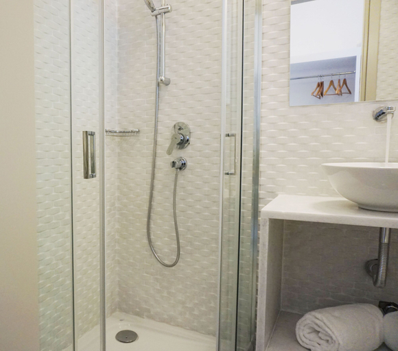 Bathroom 4, Polos Hotel, South Aegean