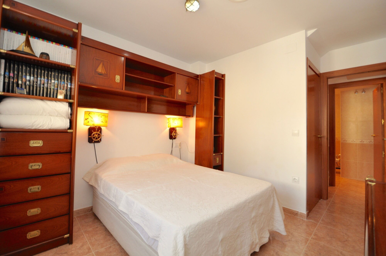 Bedroom 2, Apartamento Duplex Llaverias, Girona