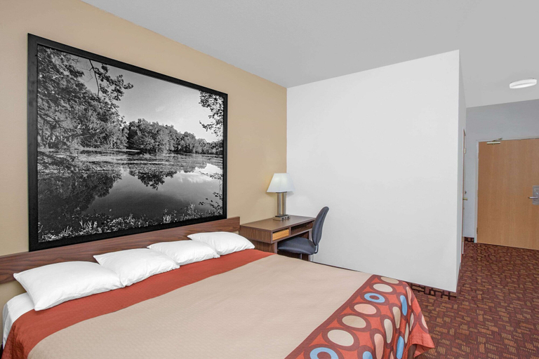 Bedroom 3, Super 8 by Wyndham Three Rivers, Saint Joseph