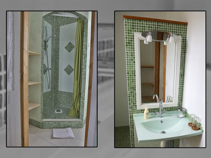 Bathroom 5, Le Closier, Hautes-Pyrénées