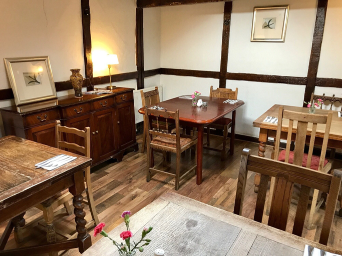 Food & Drinks 4, The New Court Inn, Monmouthshire