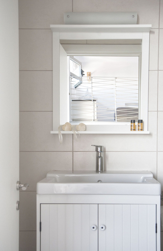 Bathroom 4, Axos Apartments, Crete