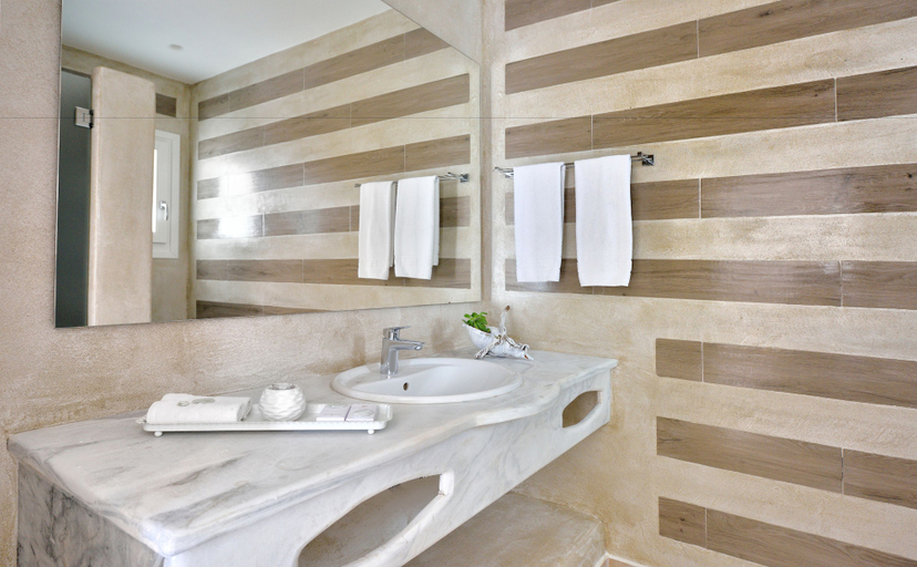 Bathroom 5, Jenny's Summer Houses, South Aegean