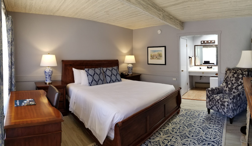 Bedroom 5, Carmel Valley Lodge and Resort, Monterey