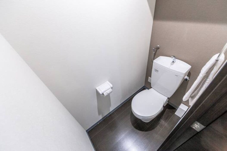 Bathroom 4, Glisten, Otaru
