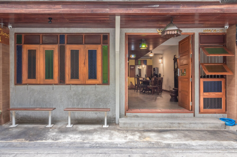 Exterior & Views 2, Banthat Thong Hostel, Bang Rak
