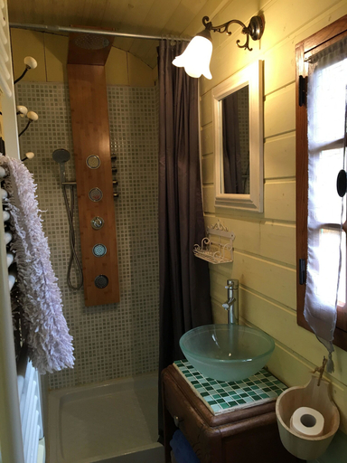 Bathroom 5, Les Roulottes du Lauragais, Aude