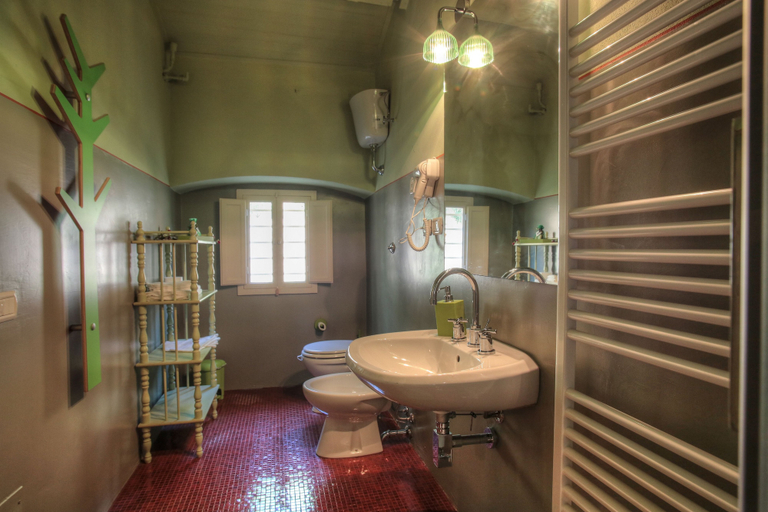 Bathroom 5, Villa Alta, Pisa