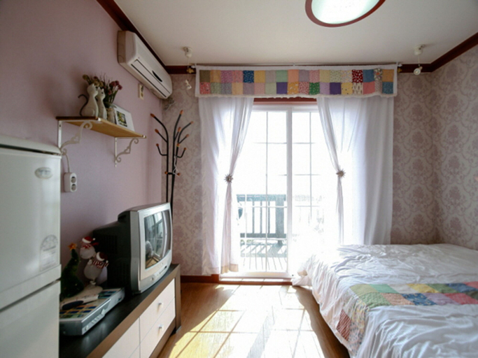 Bedroom 5, Badasol Fragrance Pension, Taean