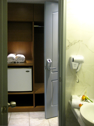 Bathroom 5, Achilles Hotel, Peloponnese