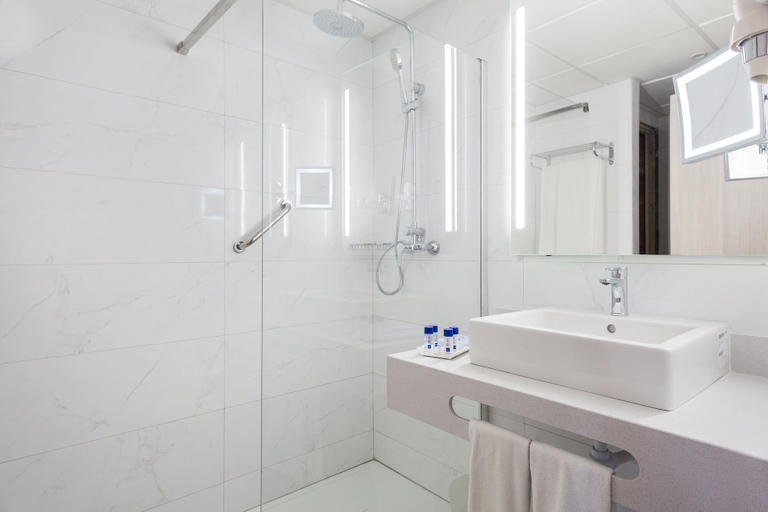 Bathroom 4, Hotel Best Negresco, Tarragona