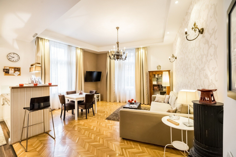 Others 5, Magas 5 Apartment, Budapesti