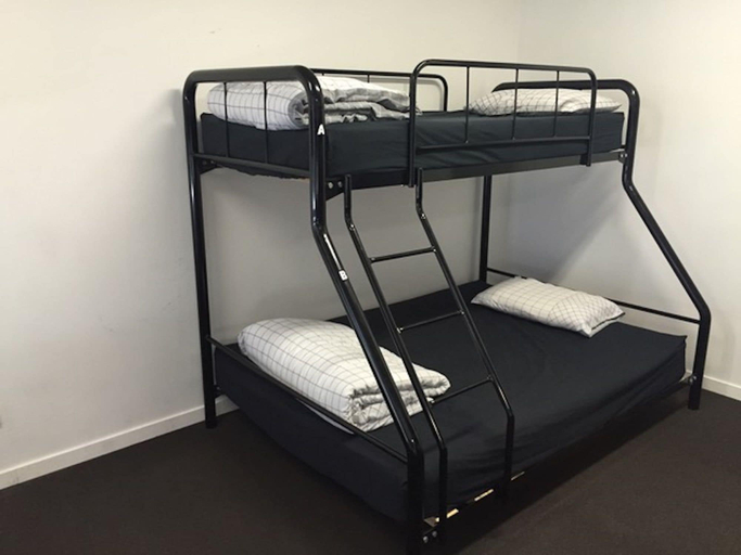 Bedroom 2, Down Under Hostels - Surfers Paradise, Gold Coast