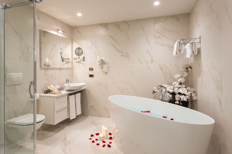 Bathroom 5, Villa Nicolli Romantic Resort - Adults Only, Trento