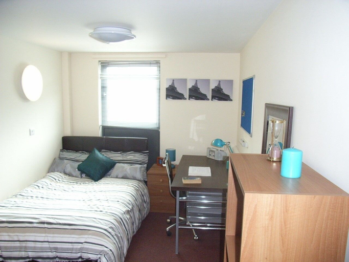 Bedroom 3, Alton Apartments, Bradford