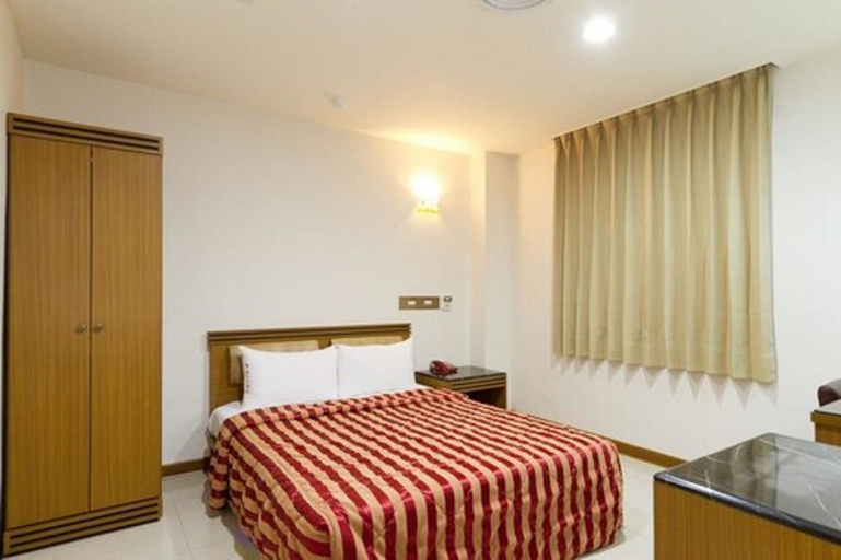 Bedroom 4, Song San Hotel, Kaohsiung
