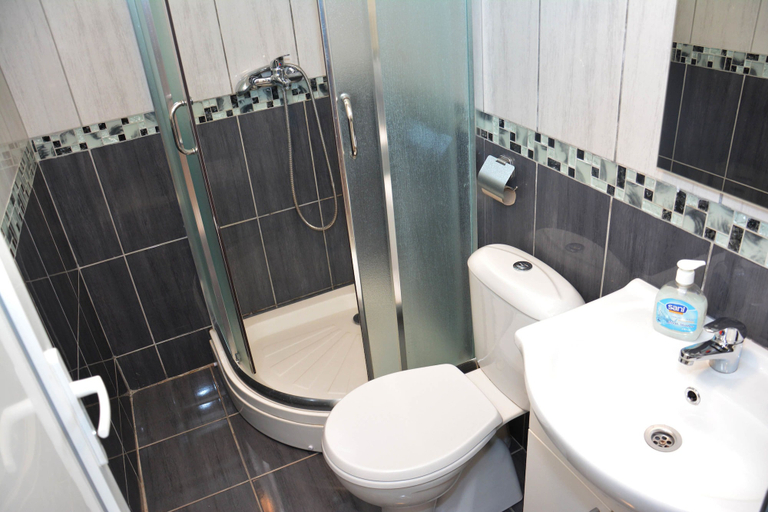 Bathroom 4, Bonik Apartments