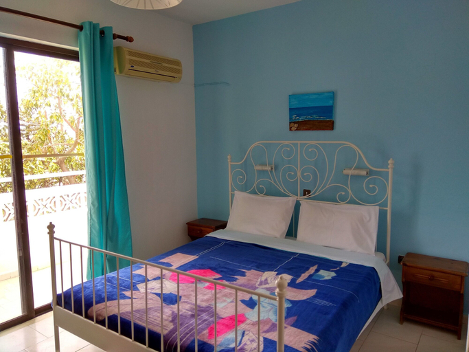 Bedroom 2, Dolphin Apartments, South Aegean