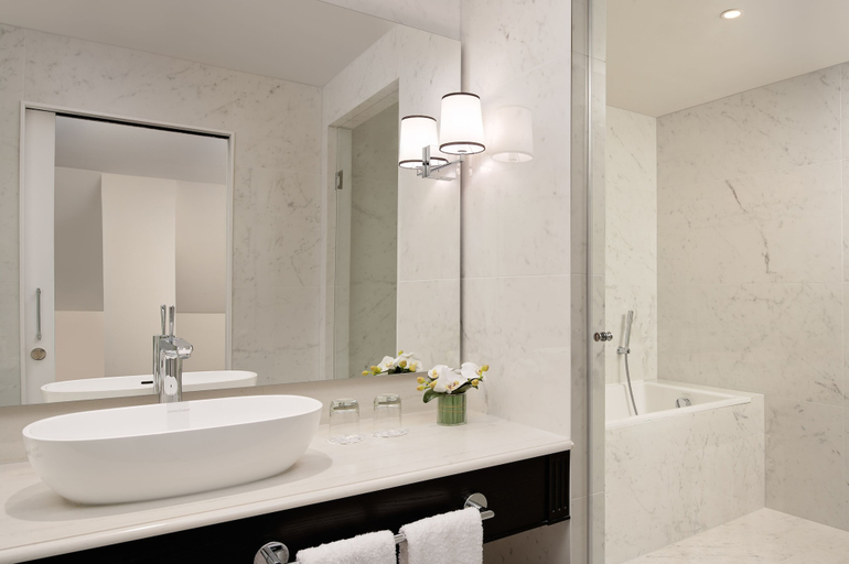 Bathroom 5, Fairmont Windsor Park, Windsor and Maidenhead
