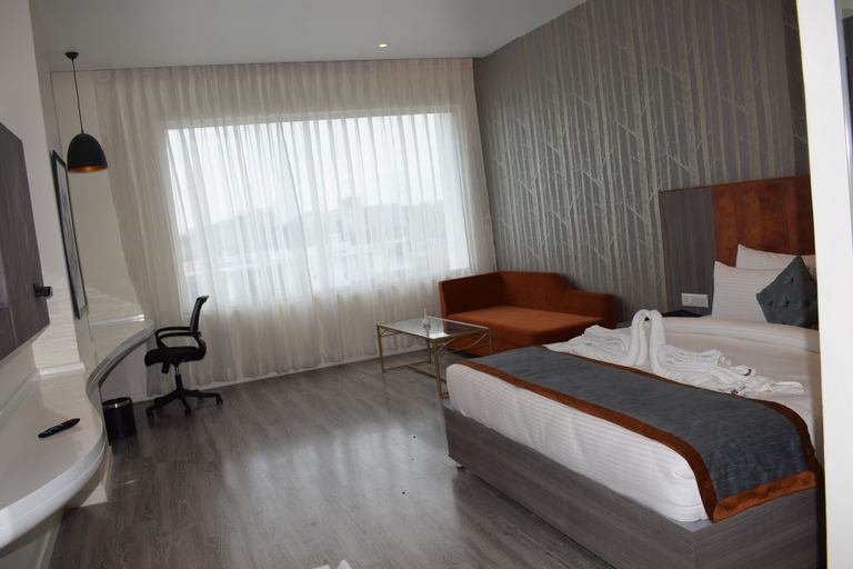 Bedroom 3, Hotel Deep Clarks Inn Lucknow, Lucknow