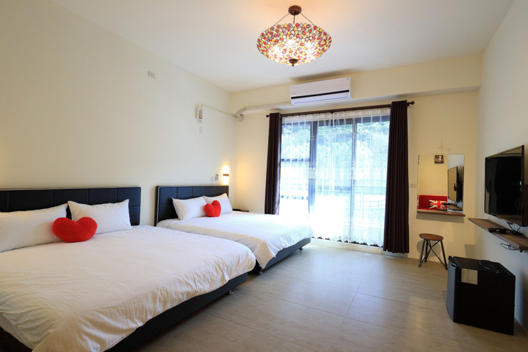 Bedroom 2, Go THERE B&B, Hualien