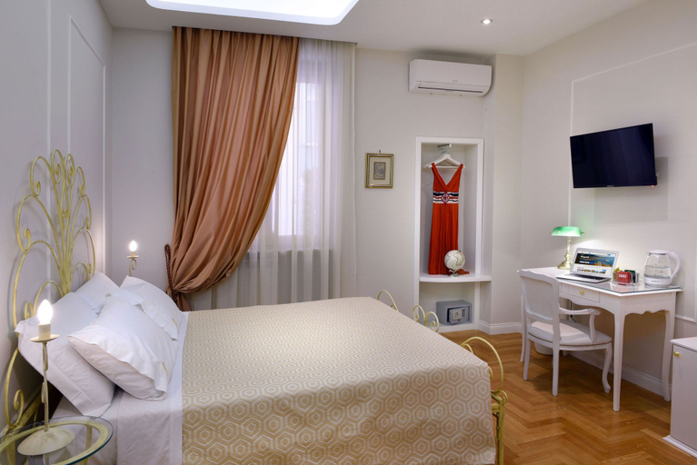 Bedroom 3, Residenza Borbonica, Napoli