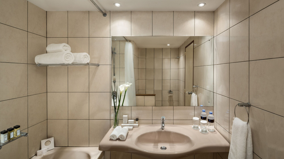 Bathroom 5, Hôtel Des Mille Collines, Nyarugenge