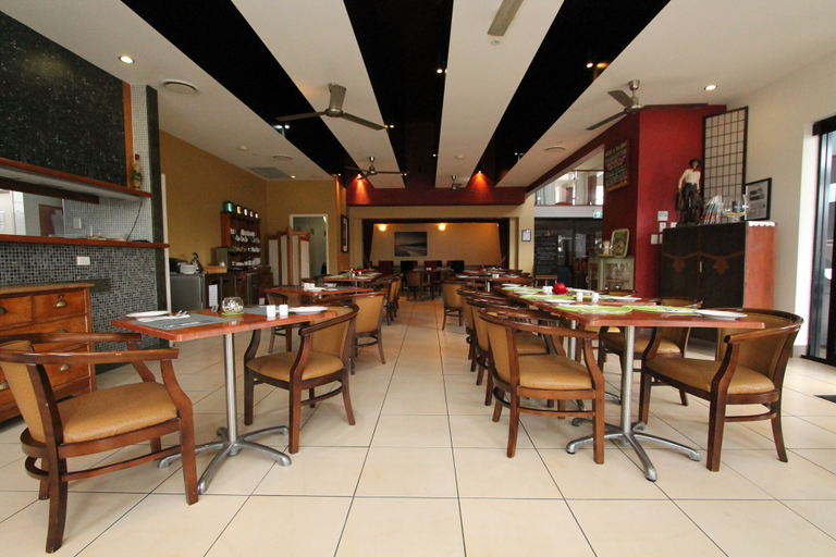 Food & Drinks 4, Ayr Travellers Motel, Burdekin