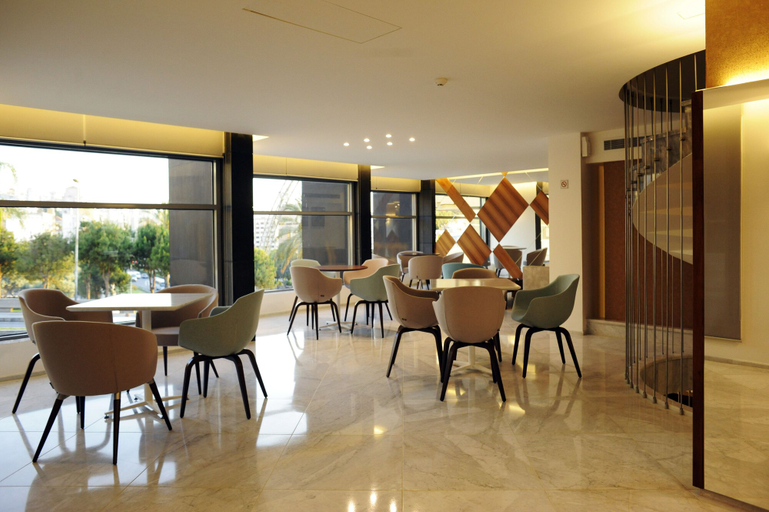 Food & Drinks 4, Grey Pearls Suites, Kasrouane