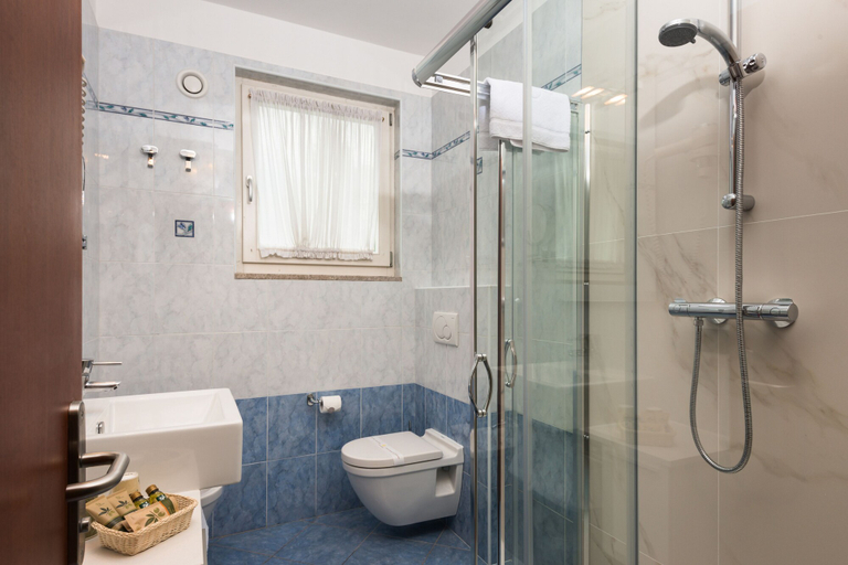 Bathroom 5, Villa Nicolli Romantic Resort - Adults Only, Trento