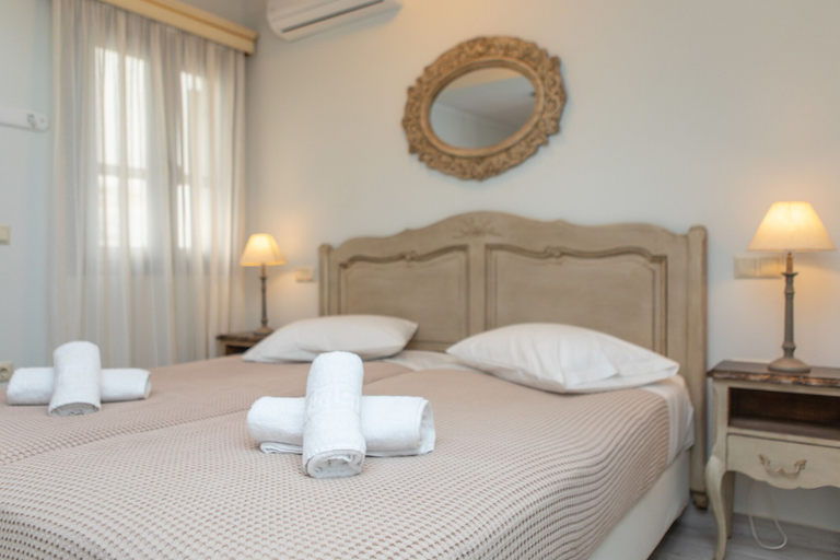 Bedroom 4, Nikos Verikokos Studios, South Aegean