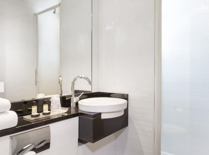 Bathroom 4, Hotel Elysées Flaubert, Paris