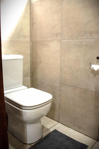 Bathroom 4, Kroon Manor, Fezile Dabi