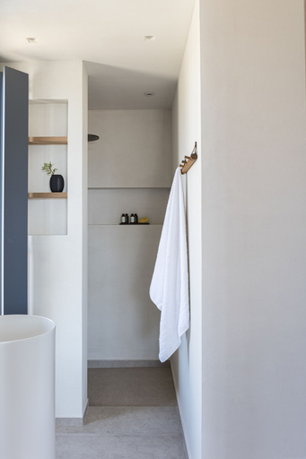 Bathroom 5, Phos Milos, South Aegean
