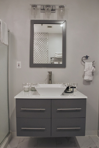 Bathroom 4, The Litchfield Inn, Litchfield