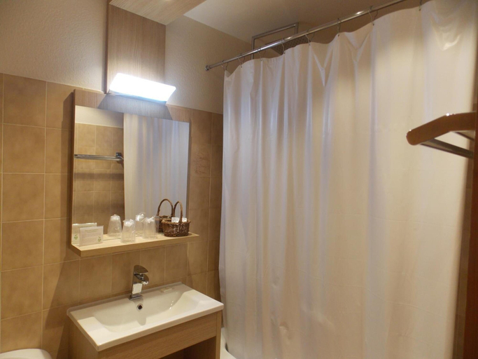 Bathroom, Hôtel Edelweiss, Haute-Savoie