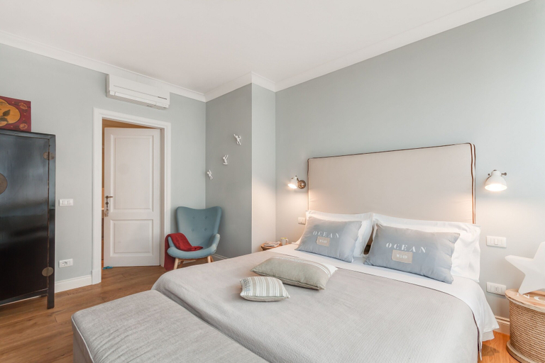 Bedroom 4, Lovely Apartment in Florence for 6 - Three Bedroom Apartment, Sleeps 6, Florence