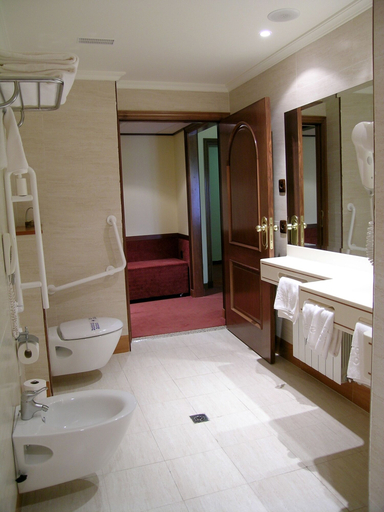 Bathroom 4, Hotel Sercotel Cuatro Postes, Ávila