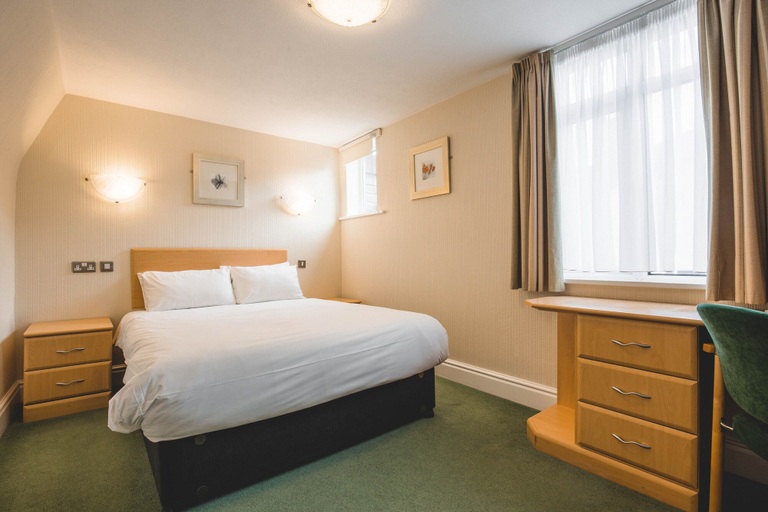 Bedroom 4, The Wycliffe Hotel, Stockport
