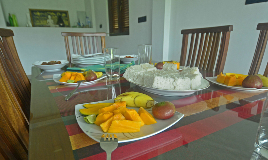 Food & Drinks 5, Victoria House, Medadumbara
